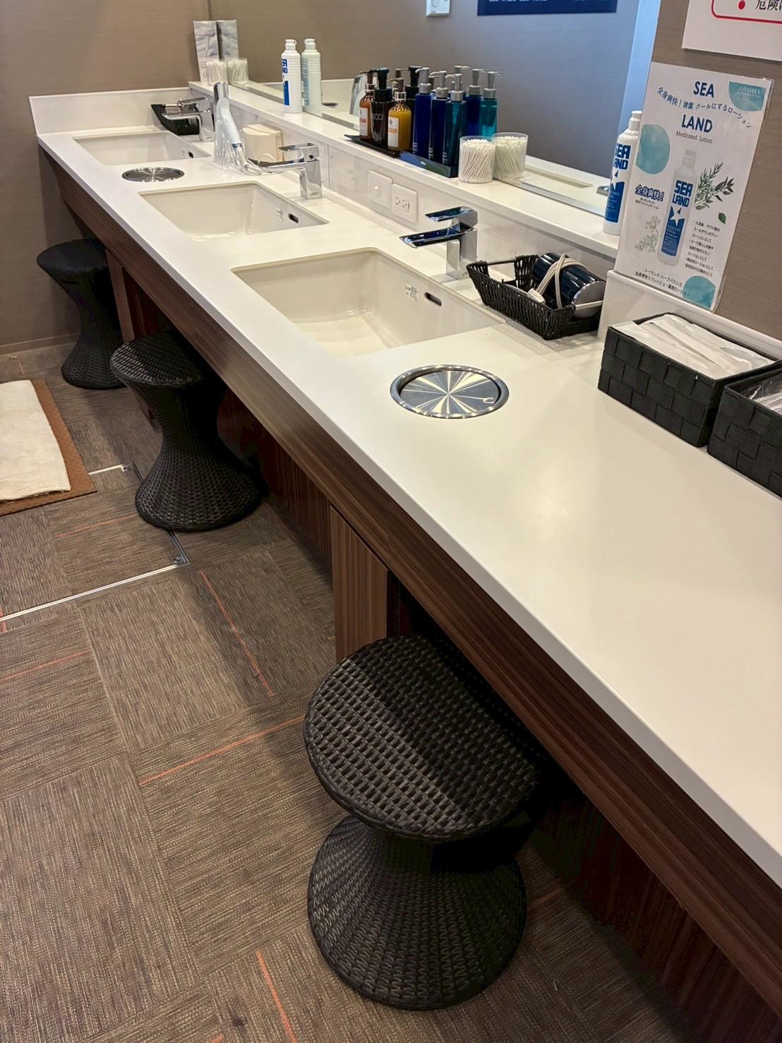 脱衣所洗面部 - 清掃後