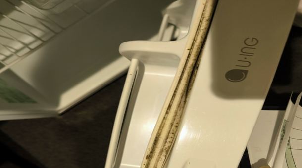 冷蔵庫の側面・上部・内部 - 清掃前