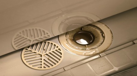 浴室床・排水口 - 清掃前