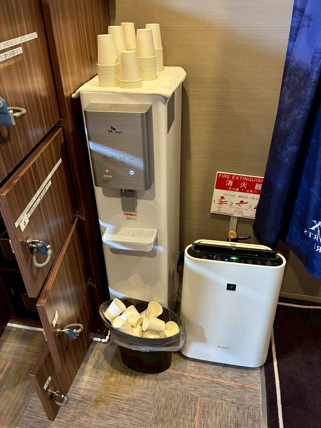 脱衣所備品清掃 - 清掃前